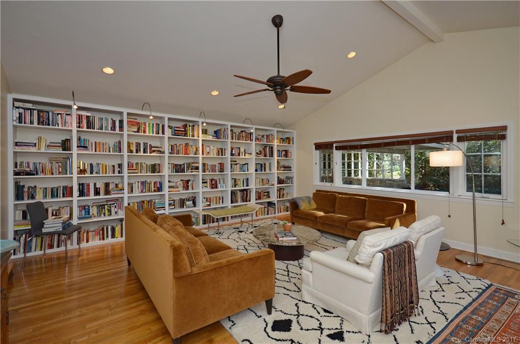 12 Pine Tree Circle Asheville NC 28804