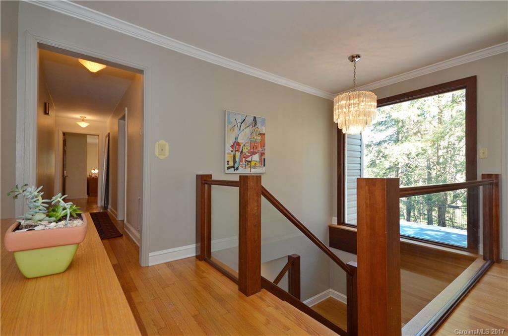 12 Pine Tree Circle Asheville NC 28804