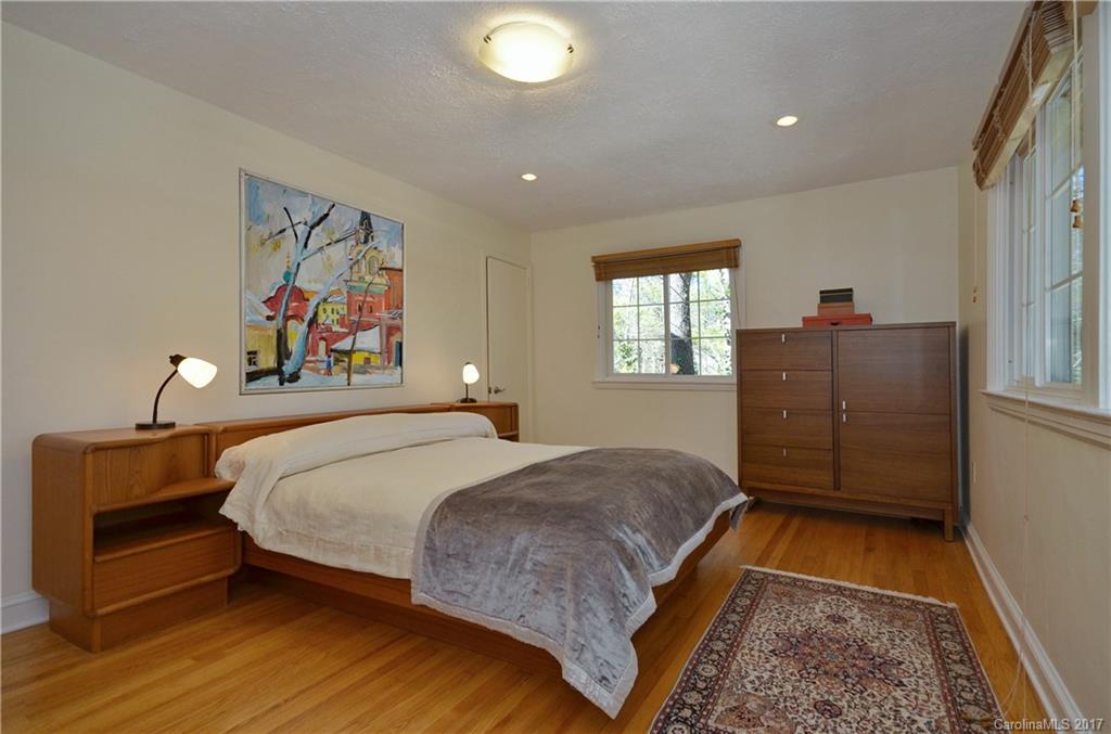 12 Pine Tree Circle Asheville NC 28804