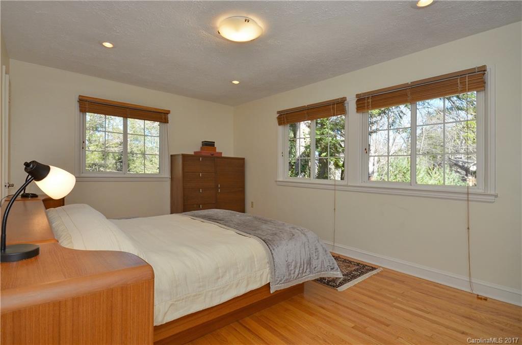 12 Pine Tree Circle Asheville NC 28804