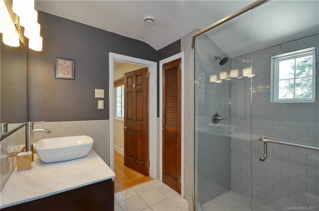 12 Pine Tree Circle Asheville NC 28804