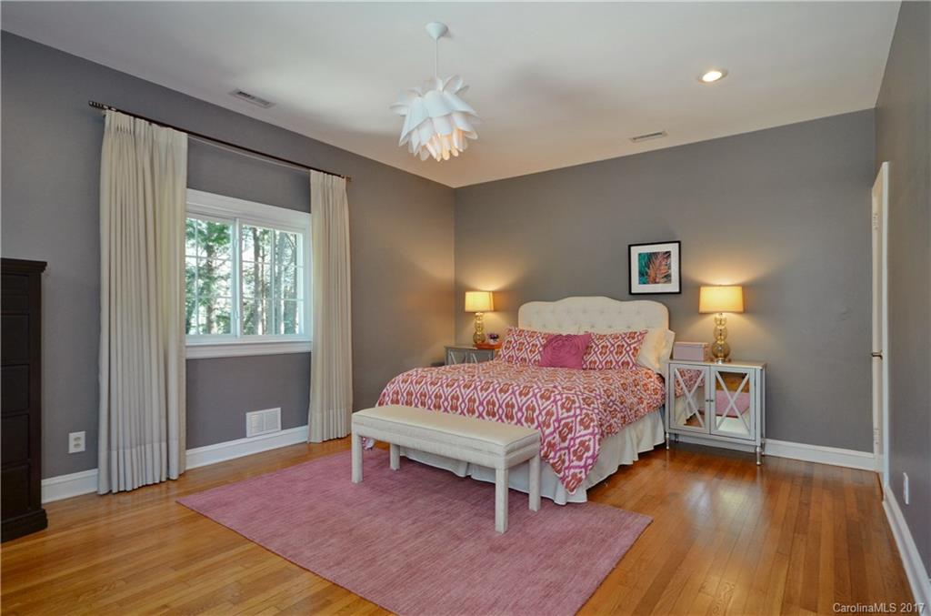 12 Pine Tree Circle Asheville NC 28804