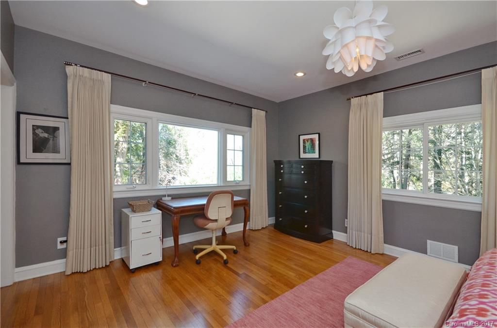 12 Pine Tree Circle Asheville NC 28804