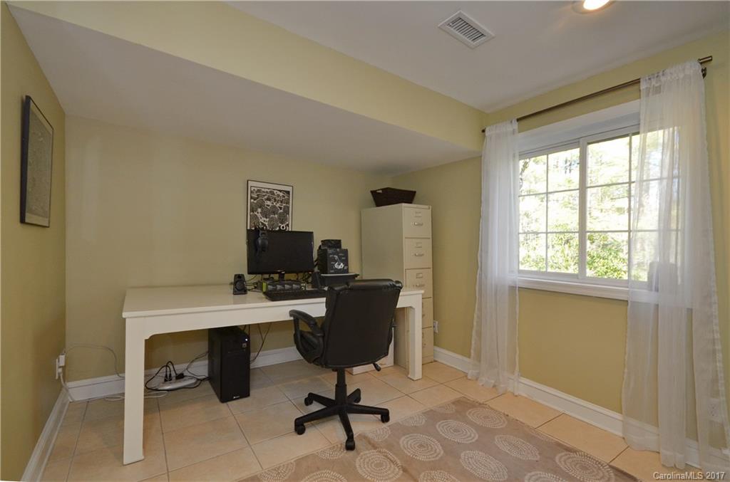12 Pine Tree Circle Asheville NC 28804