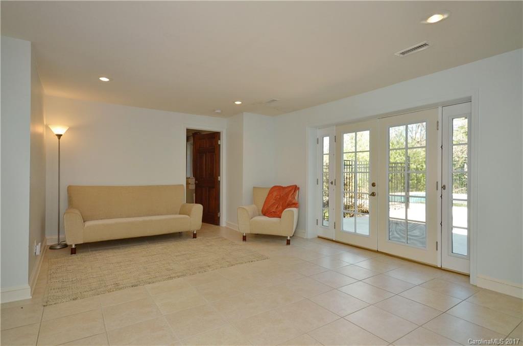 12 Pine Tree Circle Asheville NC 28804