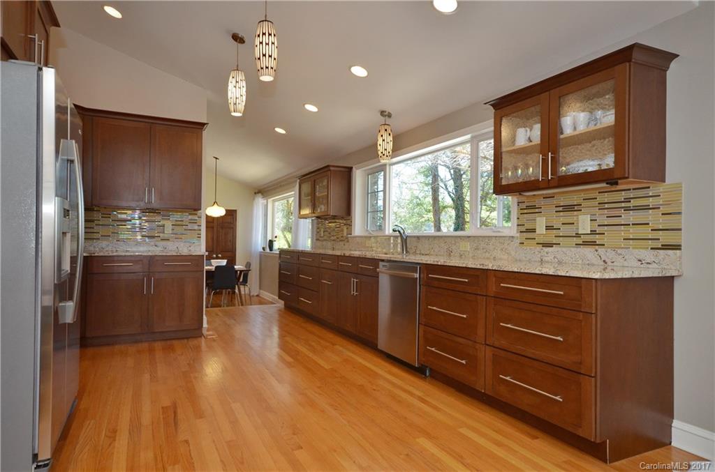 12 Pine Tree Circle Asheville NC 28804