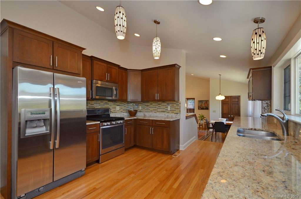 12 Pine Tree Circle Asheville NC 28804
