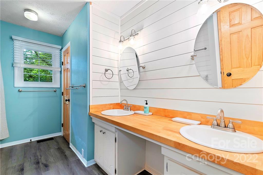 157 Jarvis Street Waynesville NC 28786