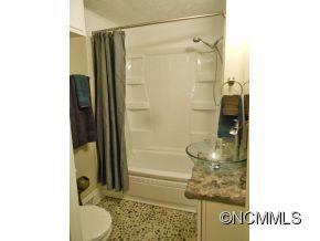 20 Dragon Lane Asheville NC 28806