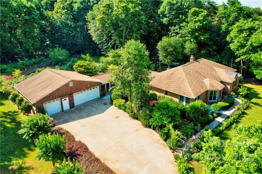 109 Rob Lane Mooresville NC 28117