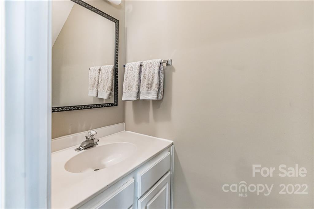 7124 Beverly Springs Drive Charlotte NC 28270