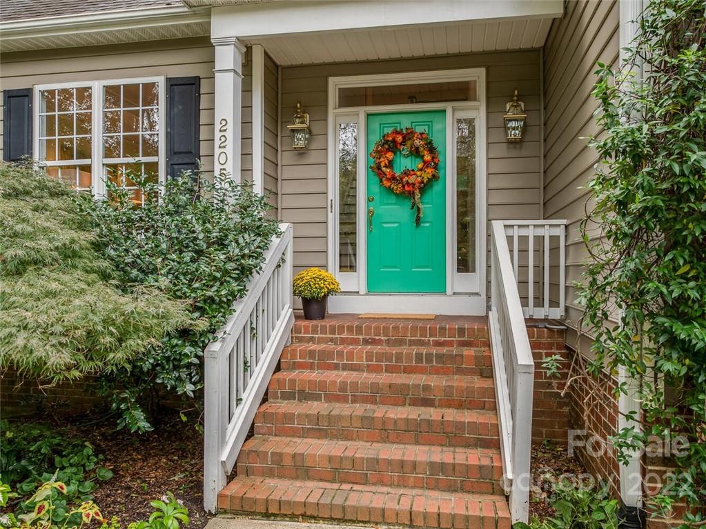 2205 Guest House Court Charlotte NC 28270