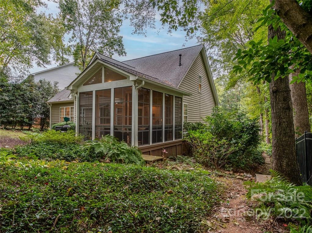 2205 Guest House Court Charlotte NC 28270