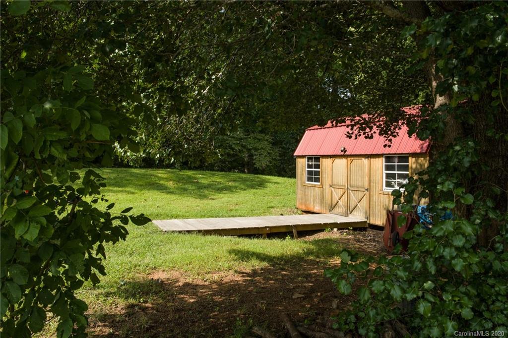 78 Riddle Road Swannanoa NC 28778