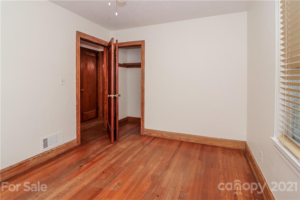 21 Morris Street Asheville NC 28806