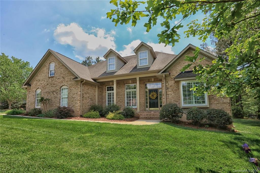 153 Honeysuckle Creek Loop Mooresville NC 28117