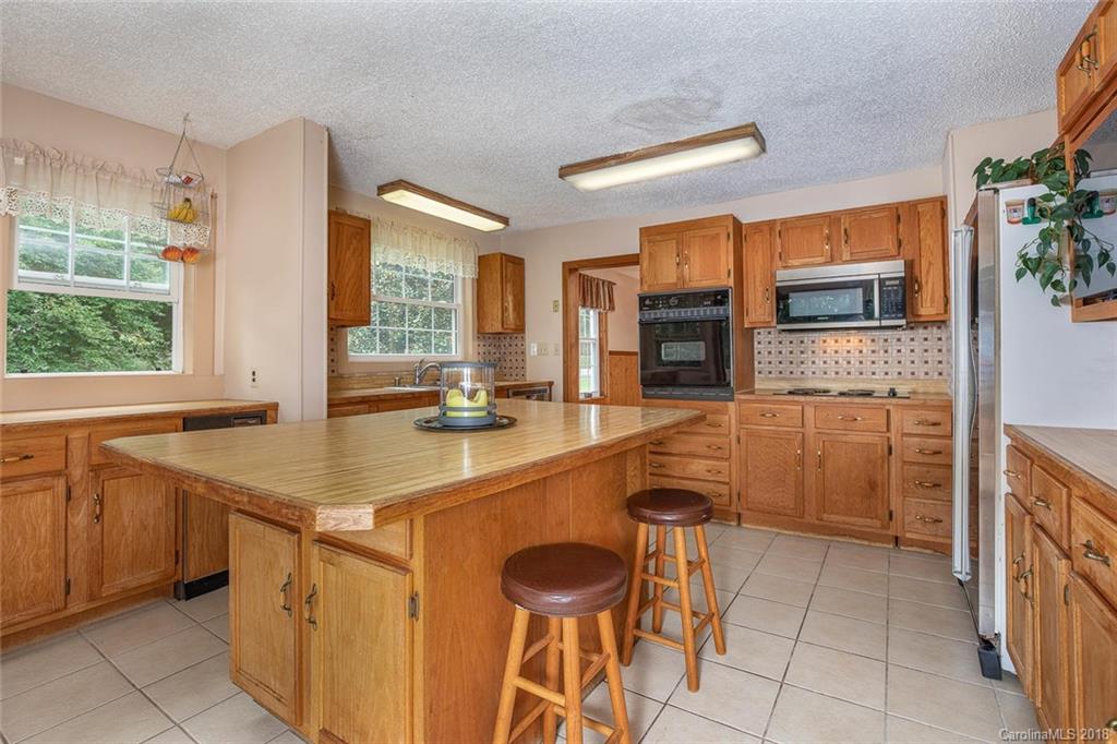 74 Highland Street Weaverville NC 28787