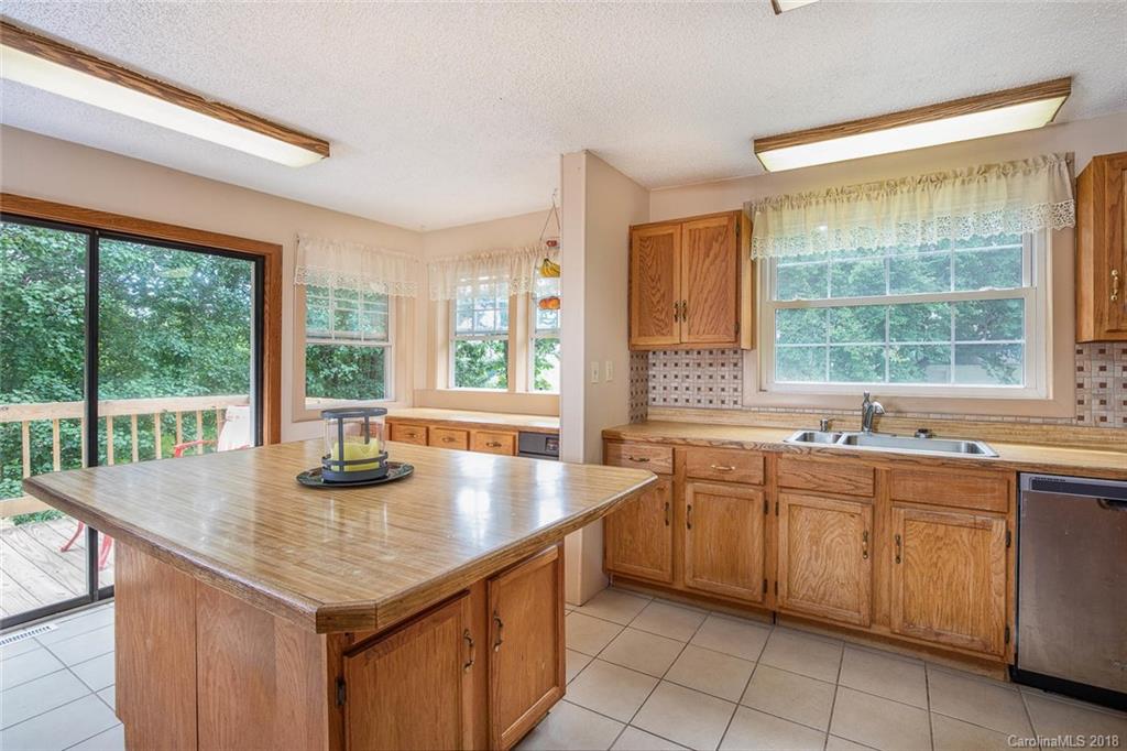 74 Highland Street Weaverville NC 28787