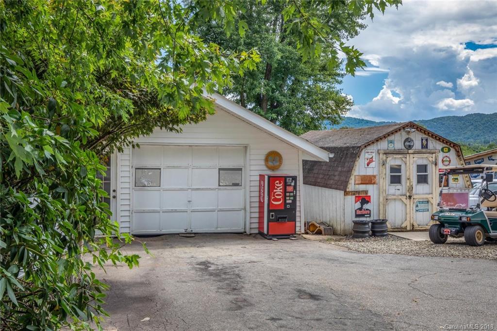 74 Highland Street Weaverville NC 28787