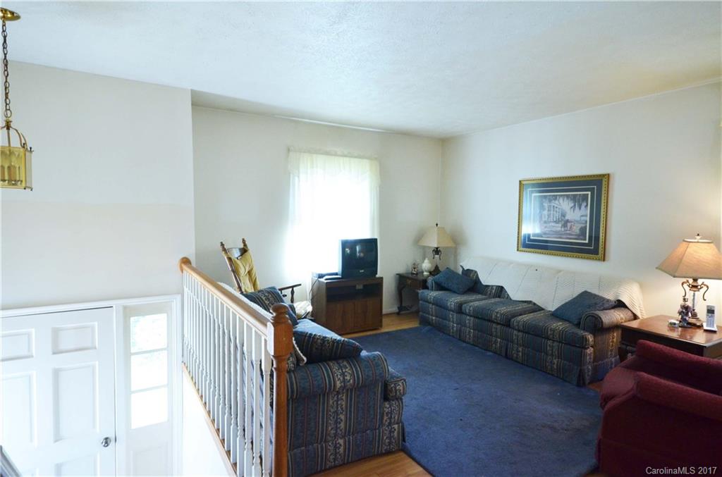 17 Melton Road Candler NC 28715