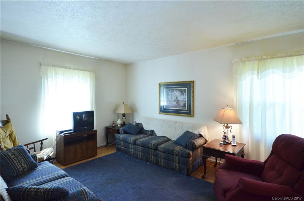 17 Melton Road Candler NC 28715