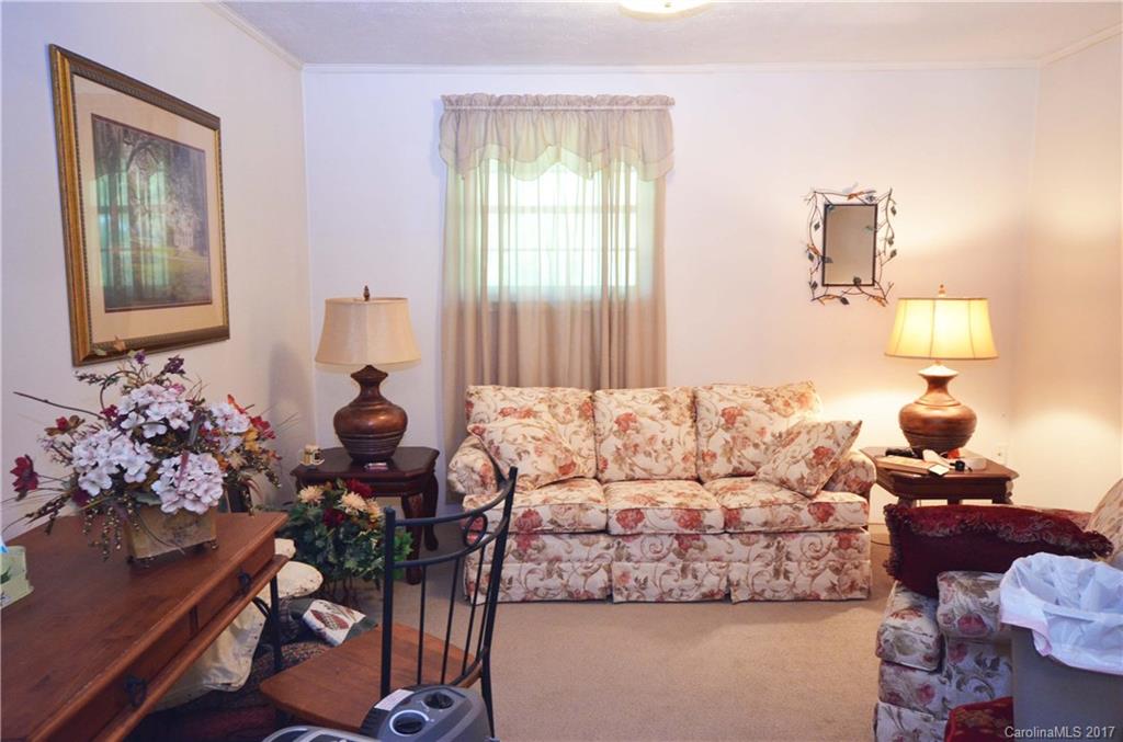 17 Melton Road Candler NC 28715