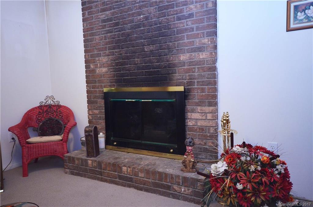 17 Melton Road Candler NC 28715