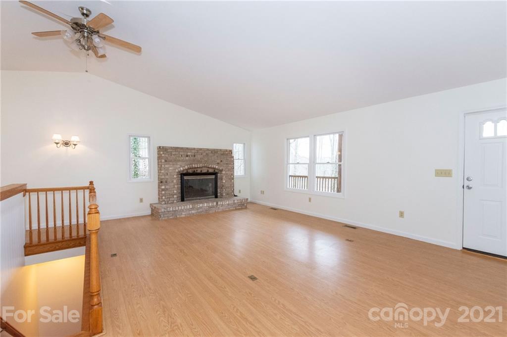 107 Pink Fox Cove Road Weaverville NC 28787