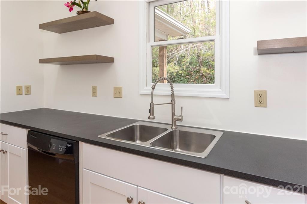 107 Pink Fox Cove Road Weaverville NC 28787