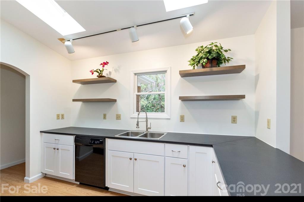 107 Pink Fox Cove Road Weaverville NC 28787