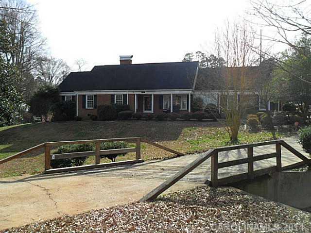 206 Crest Street Mount Holly NC 28120