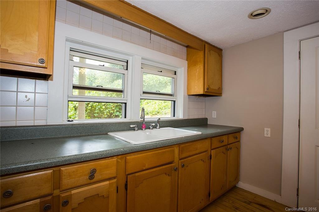 389 Stratford Road Asheville NC 28804
