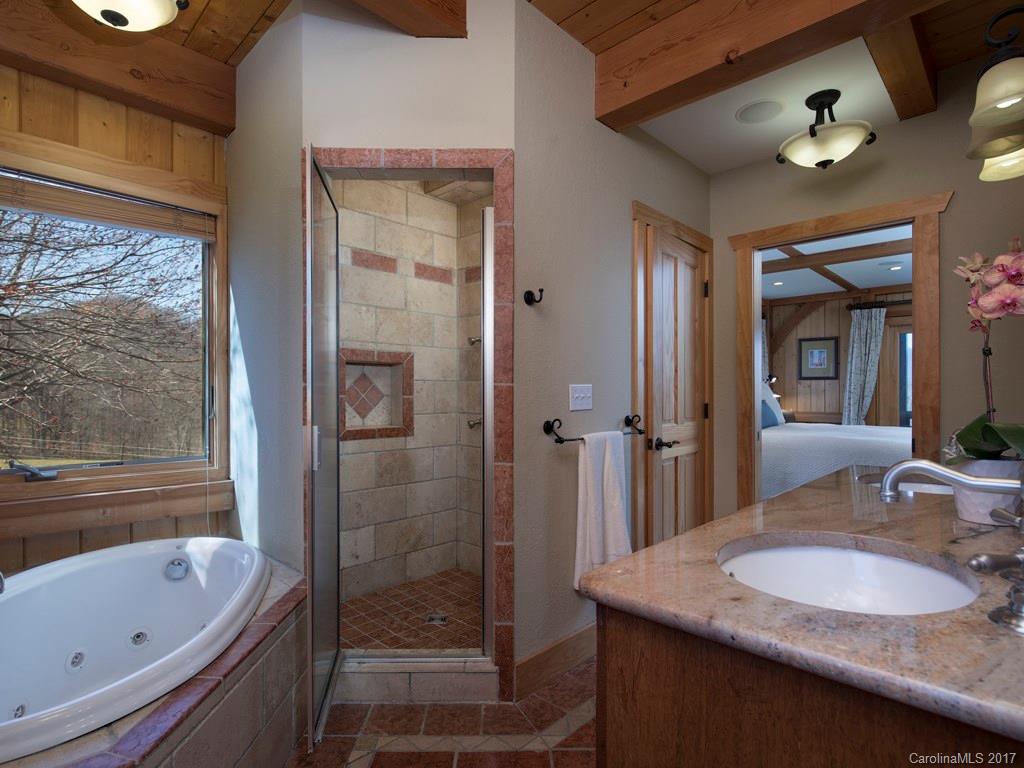 67 Farm View Road Fairview NC 28730