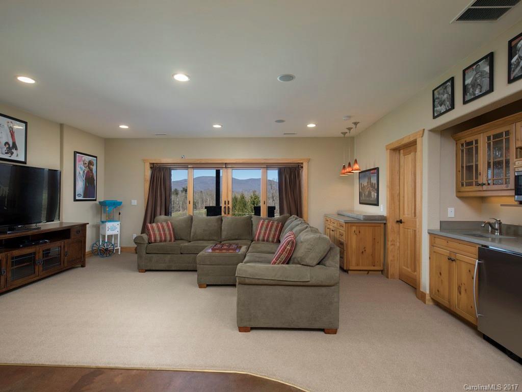 67 Farm View Road Fairview NC 28730