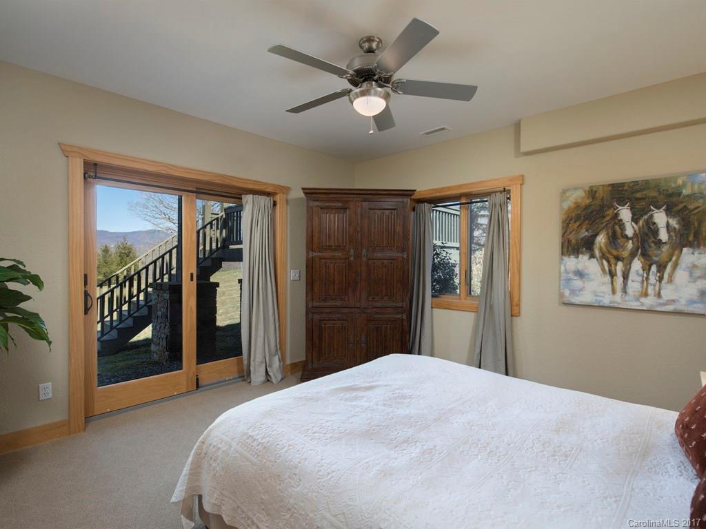 67 Farm View Road Fairview NC 28730
