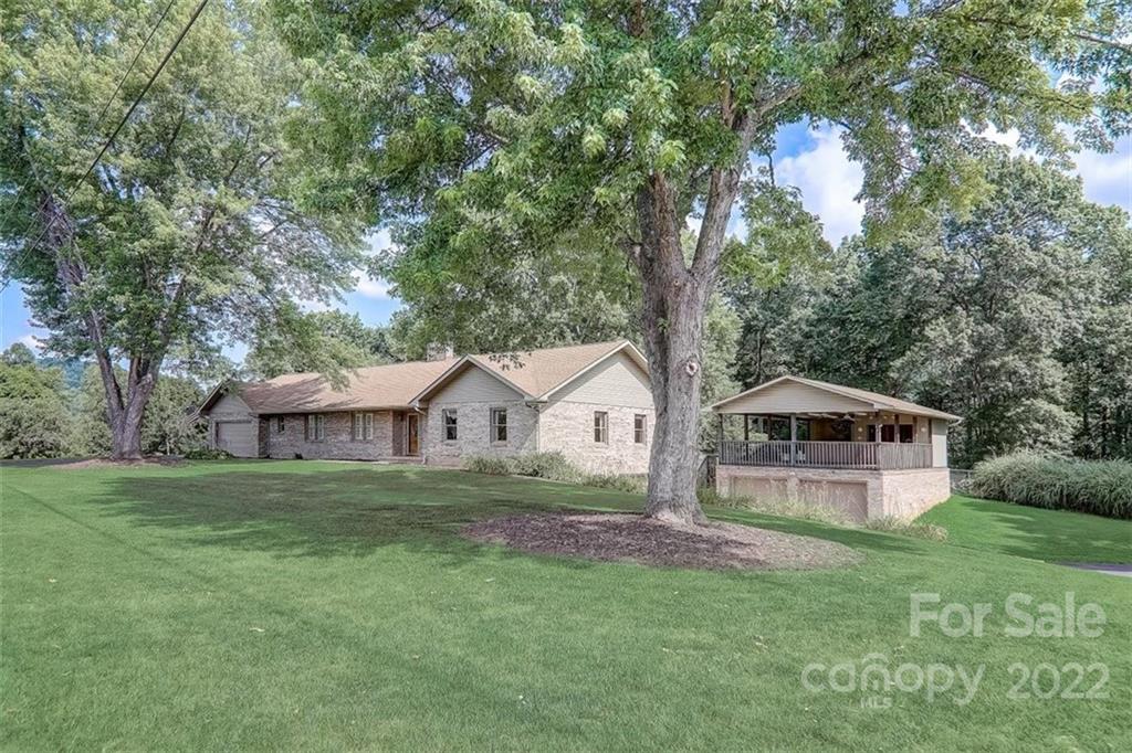 8 Lynnette Drive Fairview NC 28730