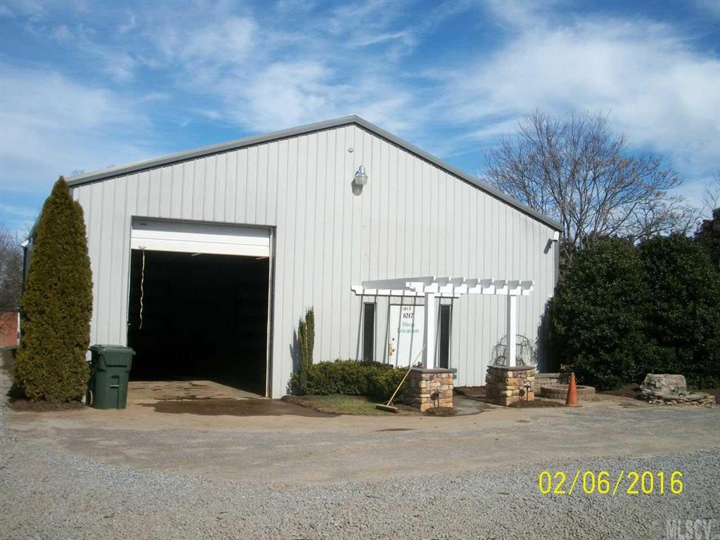 1017 Highland Avenue Ne Hickory NC 28601