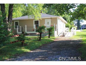 2114 Arlington Place Hendersonville NC 28791