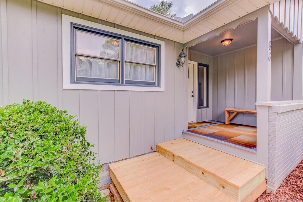 66 Hawthorne Drive Brevard NC 28712