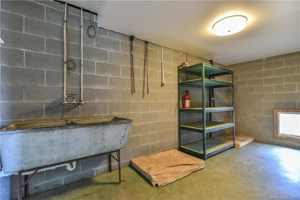 310 Burr Road Marshall NC 28753