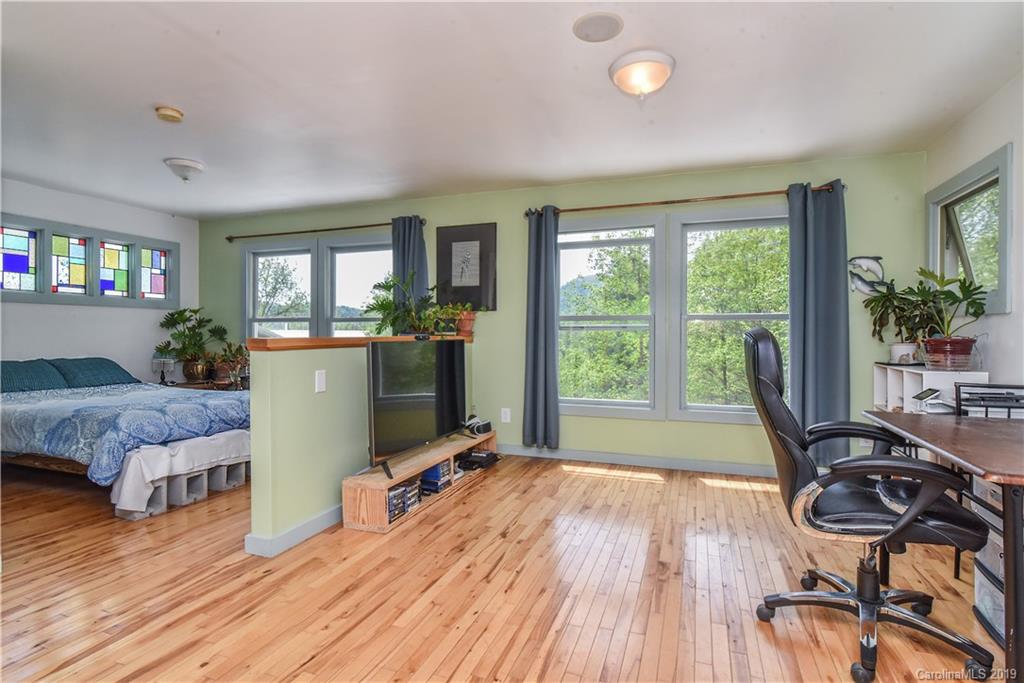 310 Burr Road Marshall NC 28753