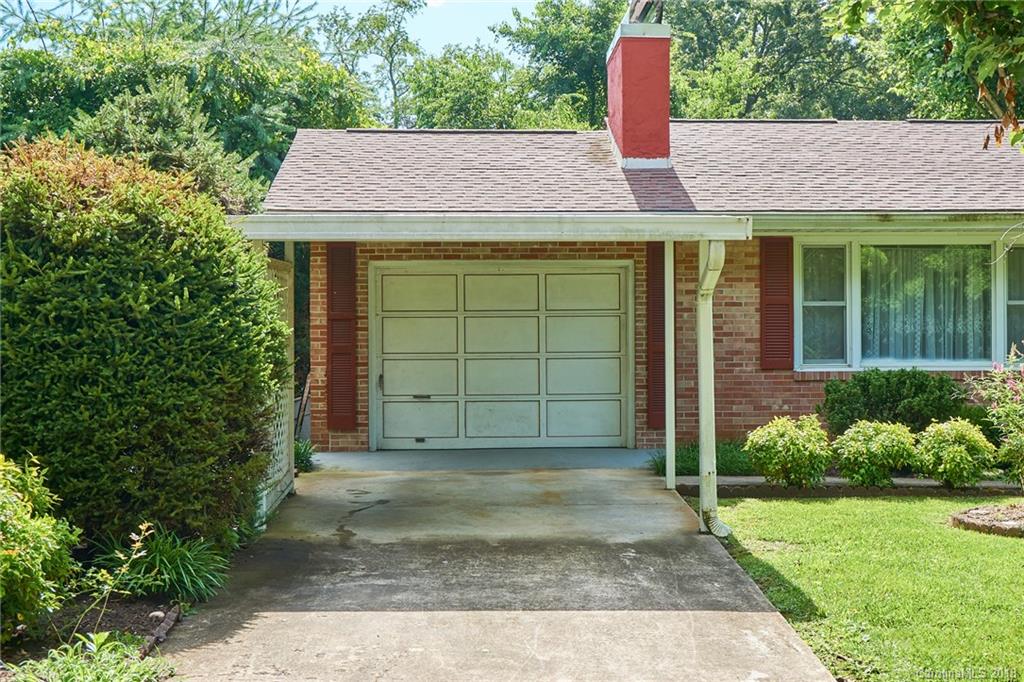 14 Lance Lane Asheville NC 28806