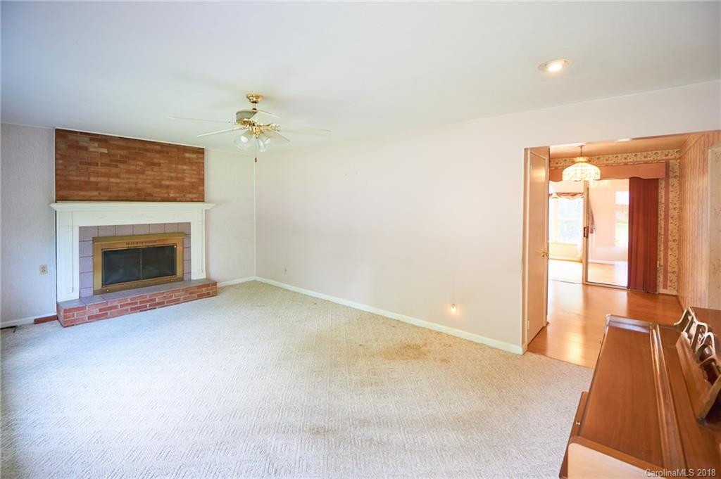 14 Lance Lane Asheville NC 28806