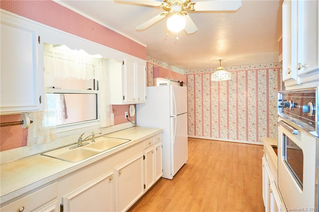 14 Lance Lane Asheville NC 28806