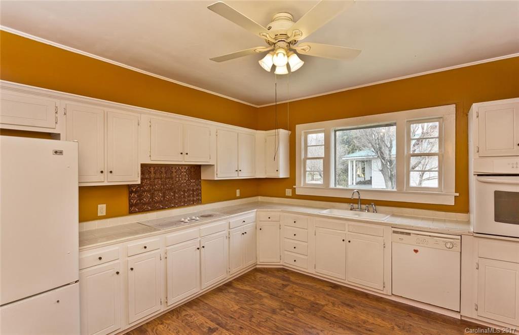 308 Richmond Avenue Swannanoa NC 28778