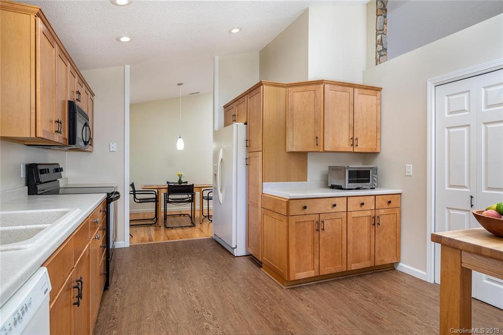 93 Bartlett Road Weaverville NC 28787