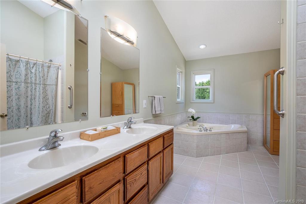 93 Bartlett Road Weaverville NC 28787