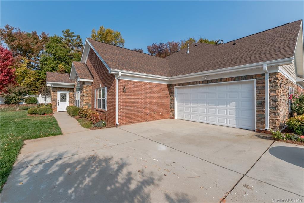 2240 N Castle Court Matthews NC 28105