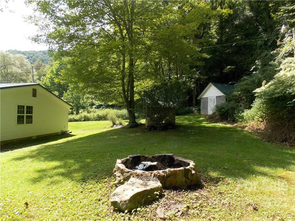 999 N Us 19e Highway Newland NC 28657