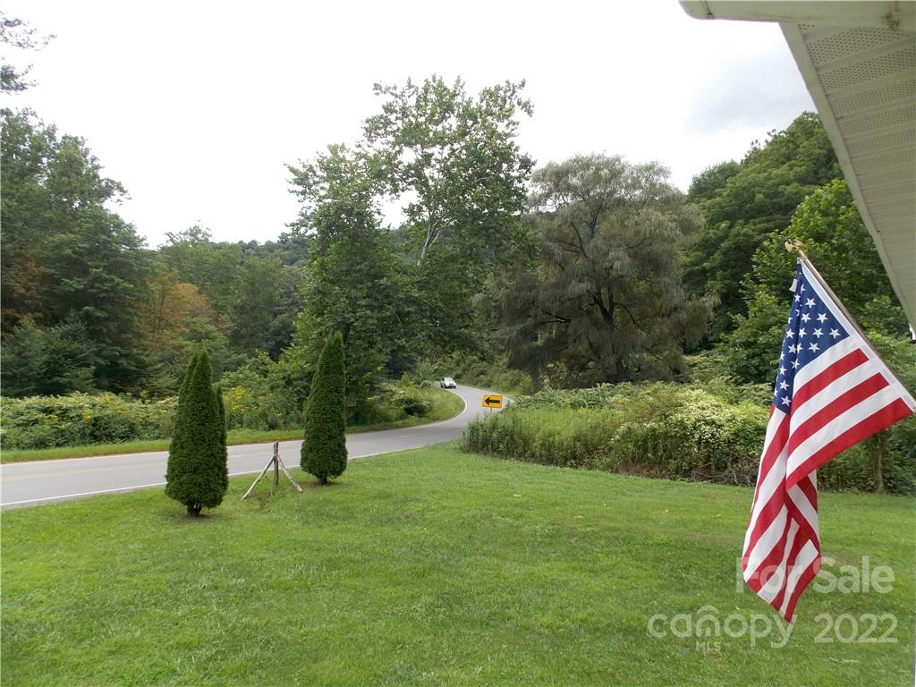 999 N Us 19e Highway Newland NC 28657